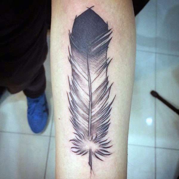 Tatuaje de pluma de águila