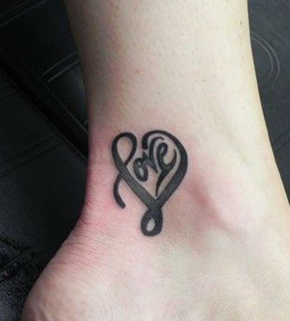 Tatuaje de corazón - Love
