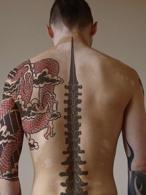 Tatuaje en la columna vertebral: vértebras