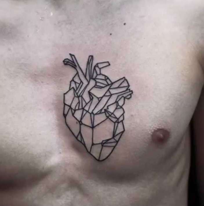 Tatuaje geométrico de corazón