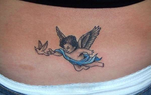 Tatuaje de ángel niño y ave