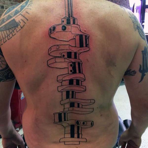 Tatuaje en la columna vertebral: árbol de levas