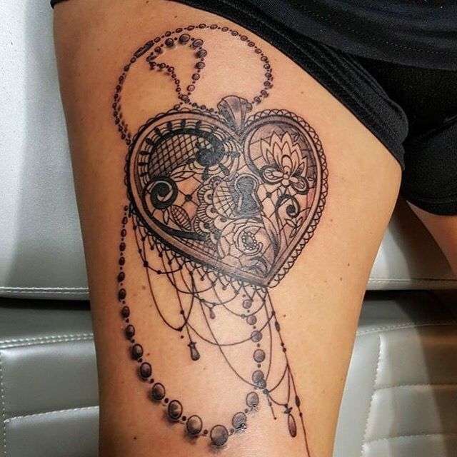 Tatuaje de corazón con cerradura