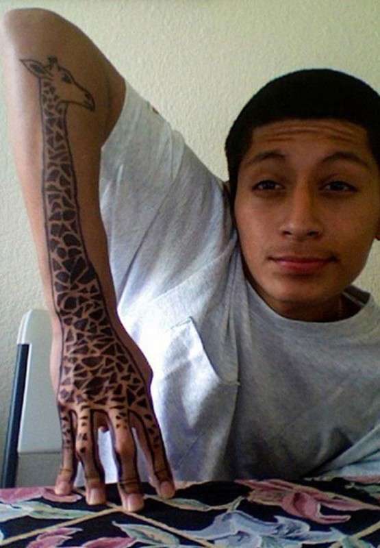 Funny tattoos: giraffe