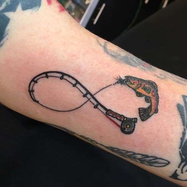 Tatuaje de infinito caña de pescar