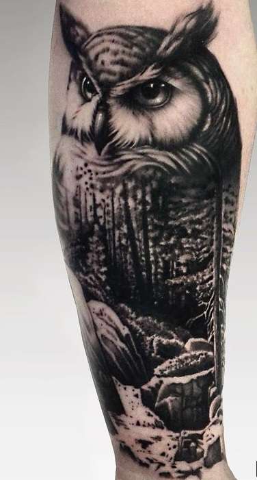 Tatuaje de búho y bosque