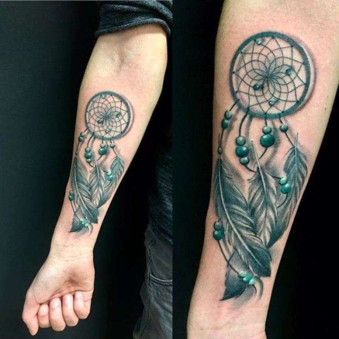  Tatuaje de atrapasueños en antebrazo