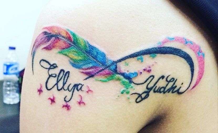 Tatuaje de infinito con nombre