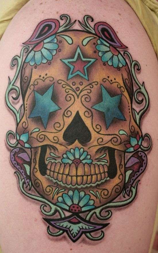 Tatuaje de calavera con estrellas