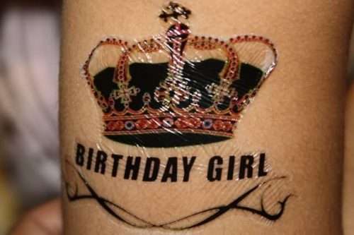 Tatuaje de corona Birthday girl