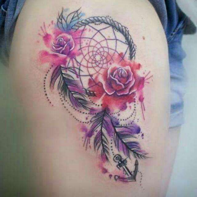 Tatuaje de atrapasueños, rosas y ancla