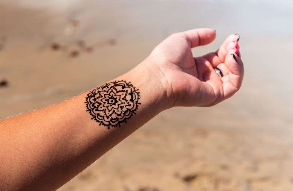 Tatuaje de mandala henna