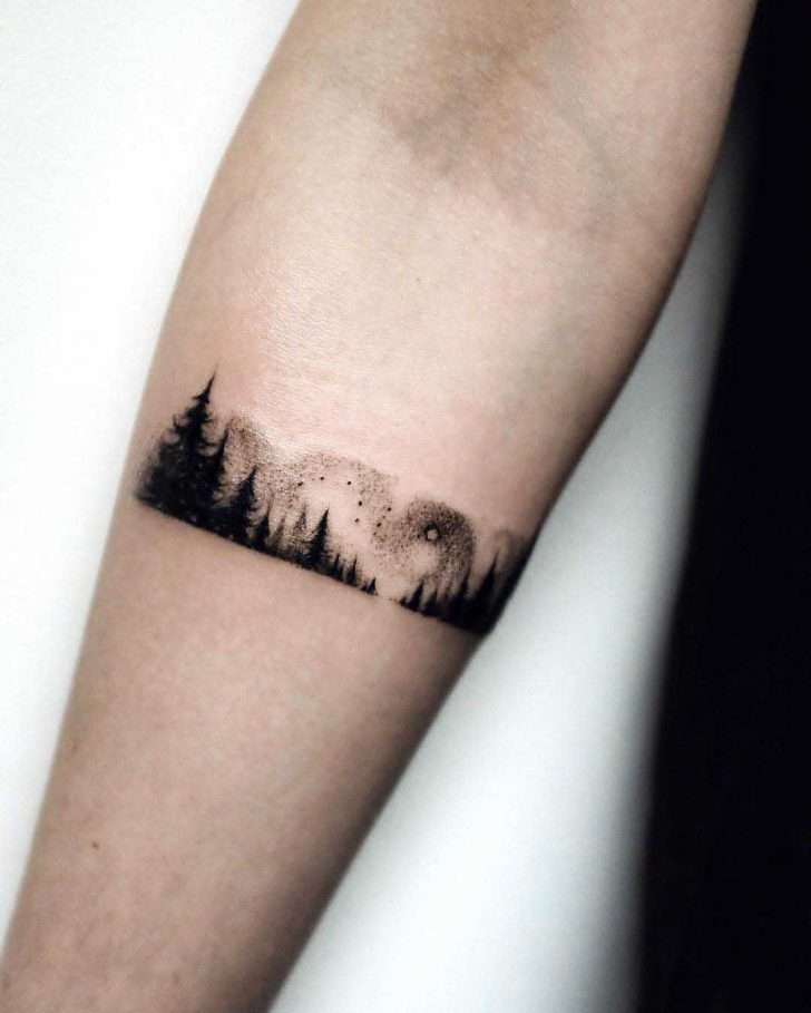 Tatuaje de bosque pequeño