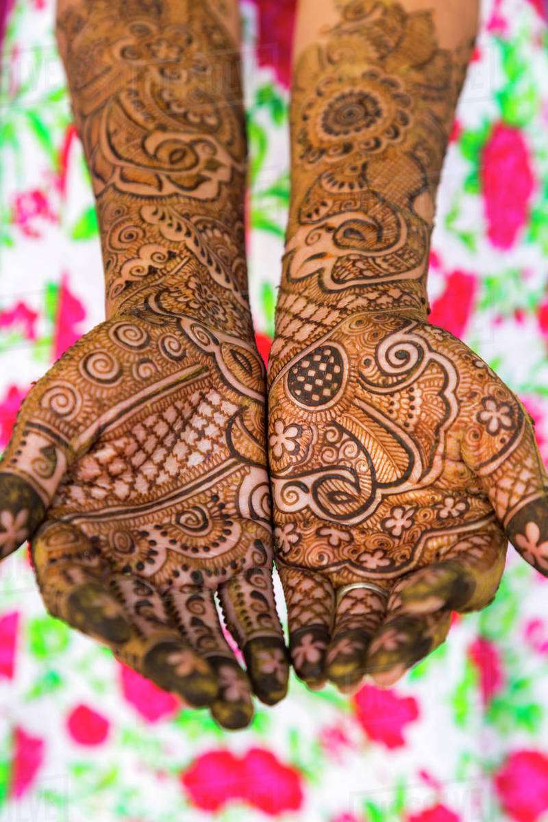 Tatuaje de henna tradicional