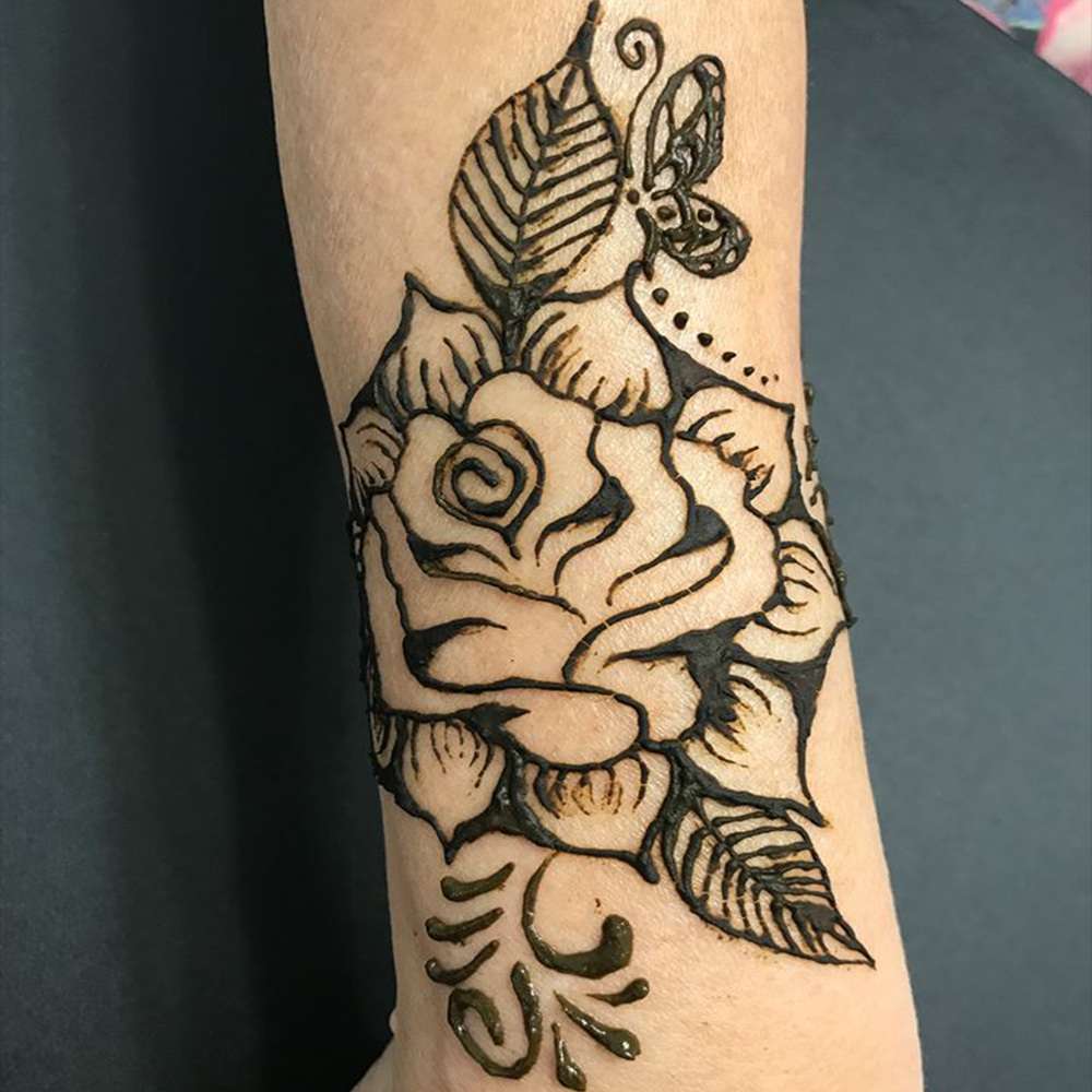 Tatuaje de henna: rosa