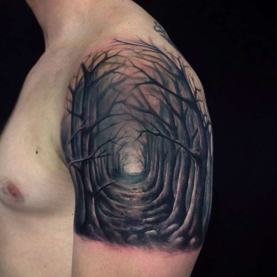 Tatuaje de bosque tenebroso