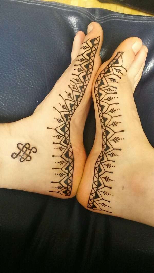 Tatuaje de henna en los pies