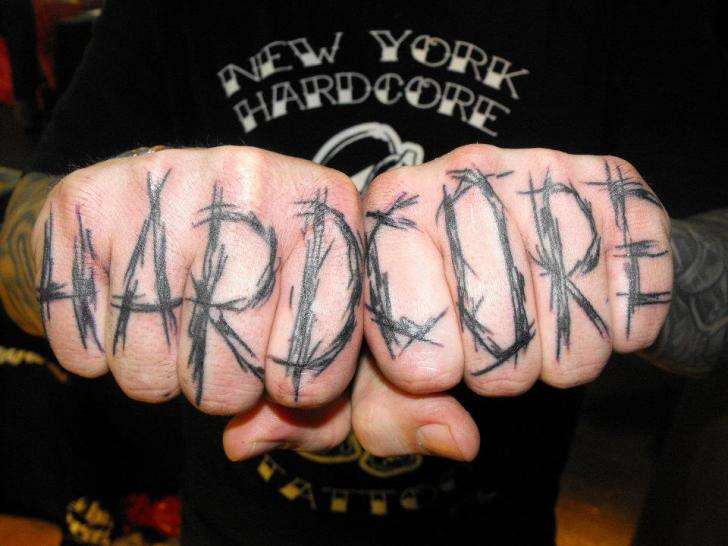Tatuajes en los dedos: hard core