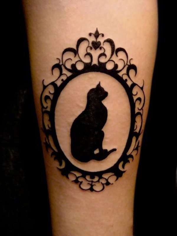 Tatuaje de gato blackwork