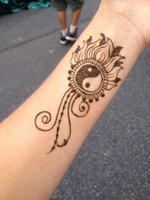 Tatuaje de henna Ying y Yang