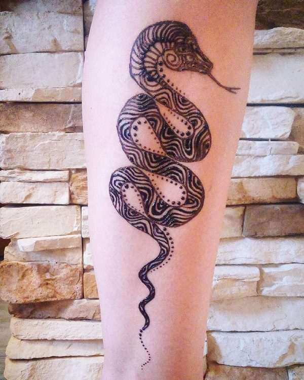 Tatuaje de henna: serpiente