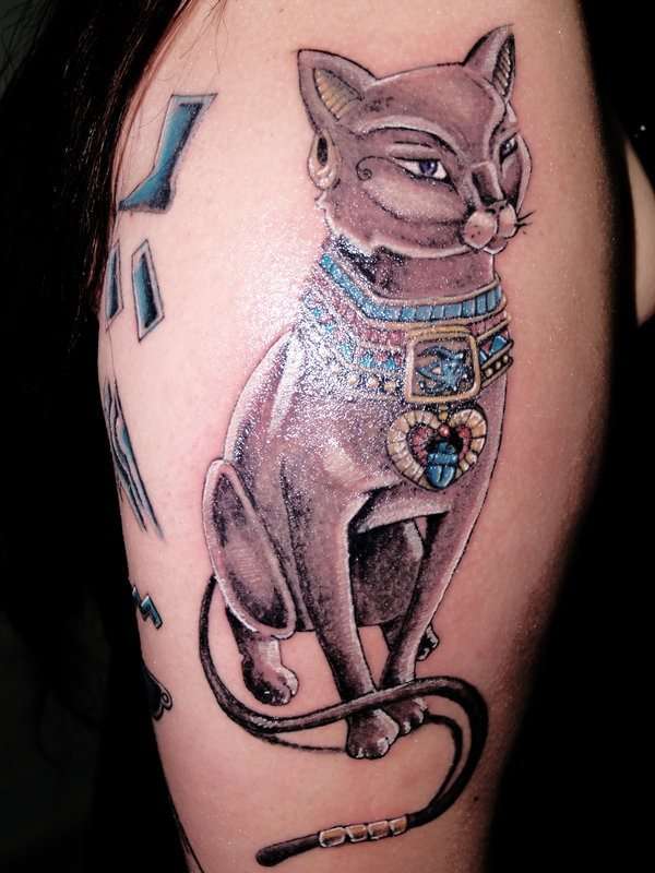 Tatuaje de gato extraño