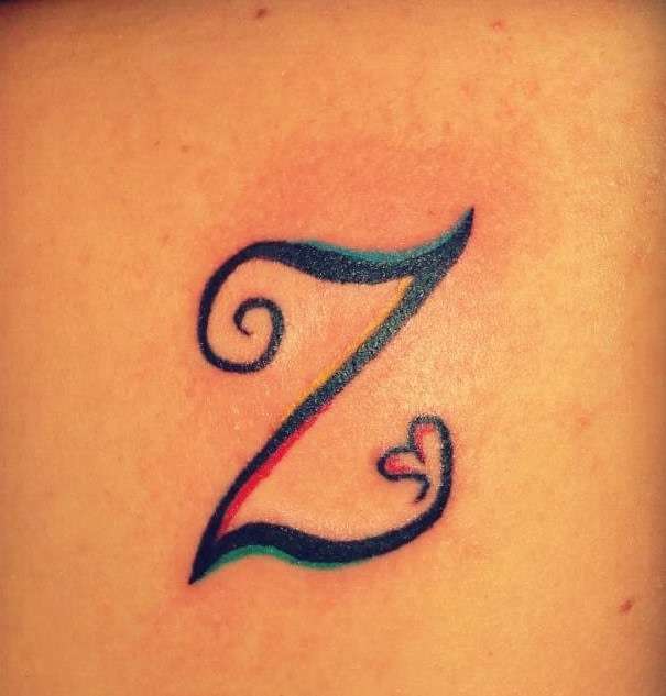 Tatuaje de letra "Z"