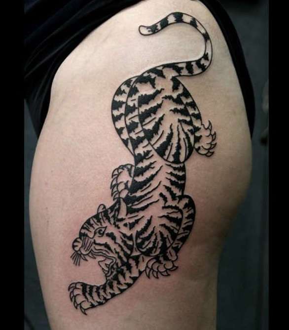 Tatuaje de tigre japonés en blanco y negro