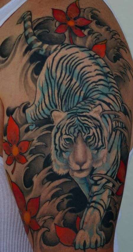 Tatuaje de tigre blanco