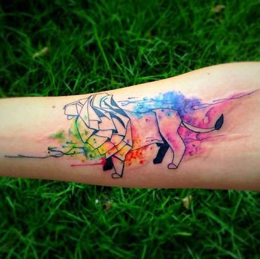 Tatuajes de animales: león en acuarela