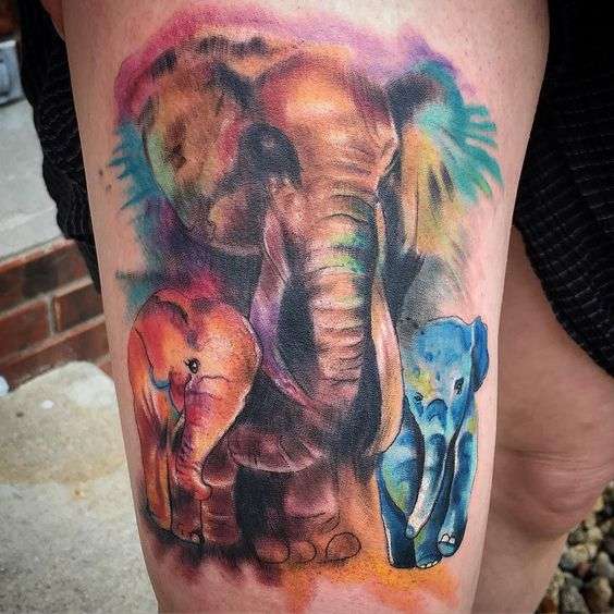 Tatuaje de elefantes en colores