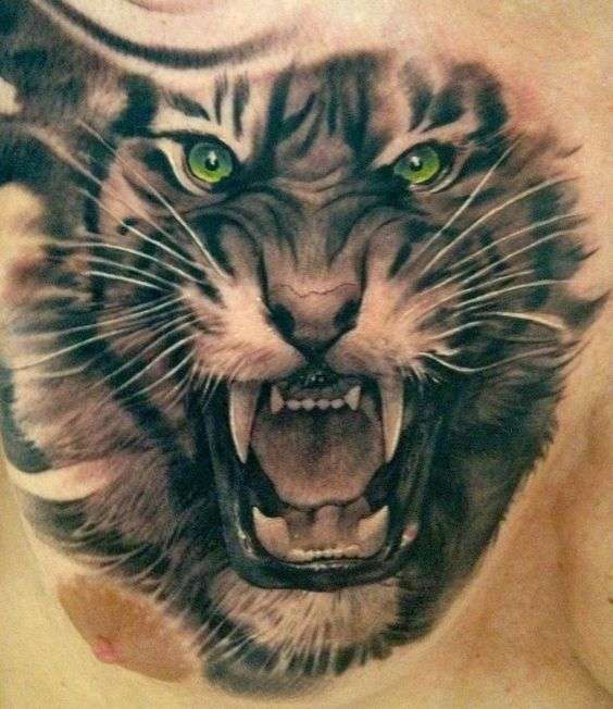 Tatuaje de tigre ojos verdes