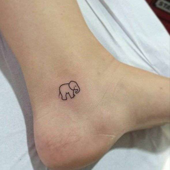 Tatuaje de elefante pequeño
