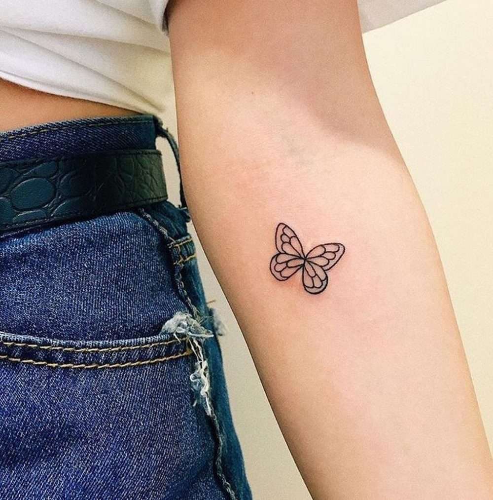 Tatuajes minimalistas: mariposa