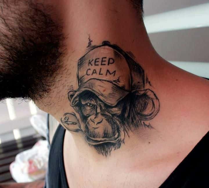 Tatuajes en el cuello: Keep Calm